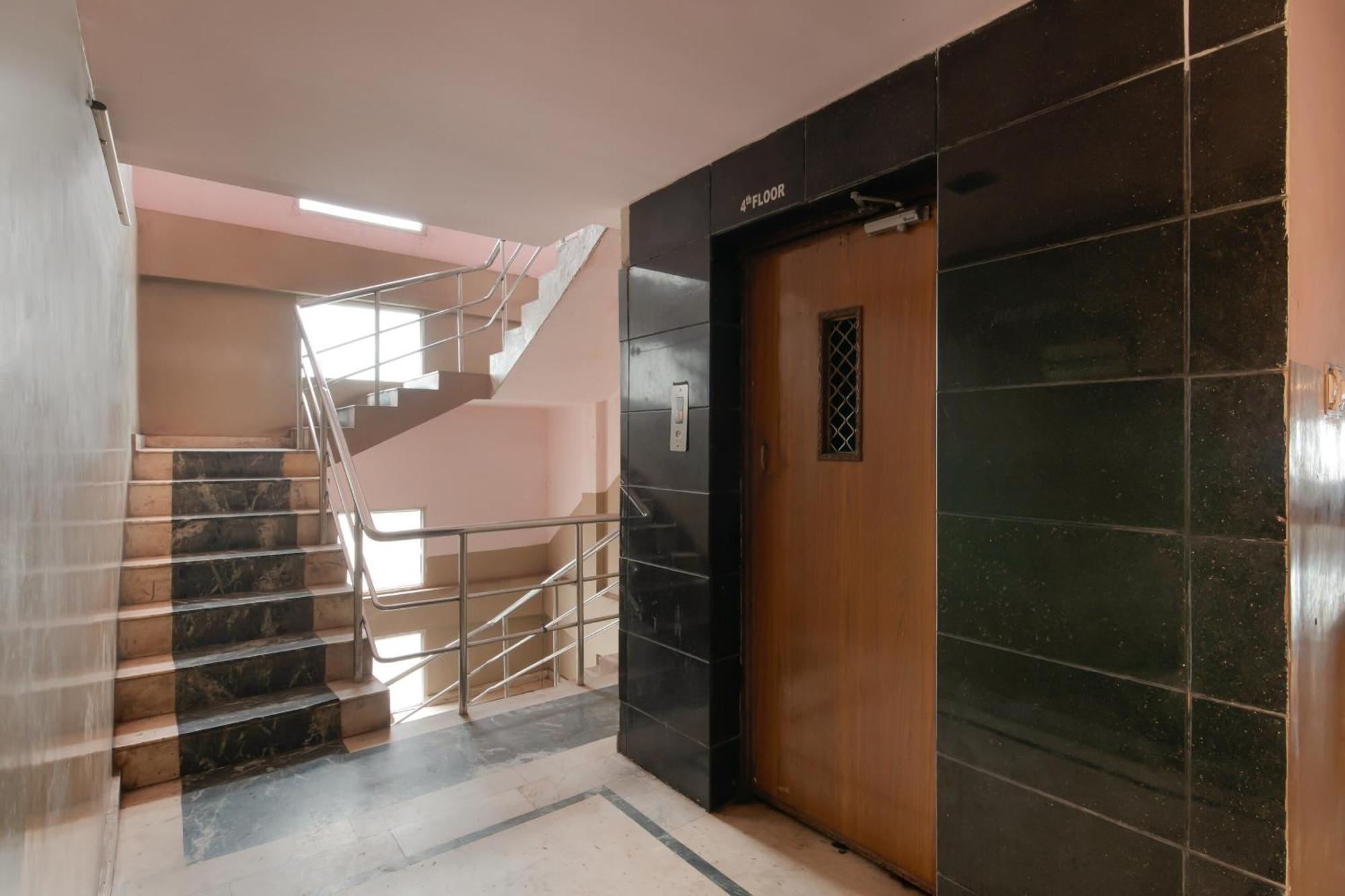 Spot On Hotel Manikanta Residency Visakhapatnam Esterno foto